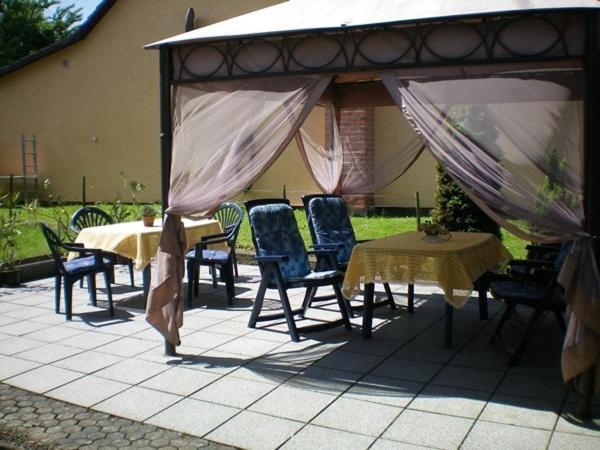 ホテルMosel-Gastehaus Kirch エルンスト 部屋 写真